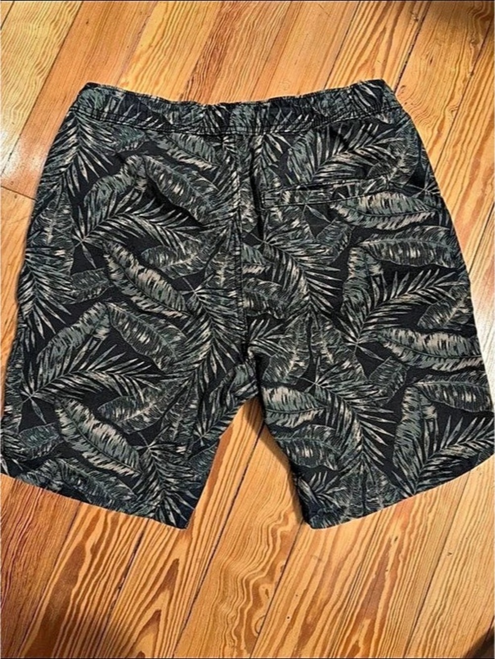 H&Medium Divided Tropical Leaf Print Drawstring Shorts Medium